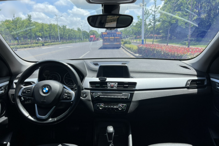 BMW X1 2018 #10 BMW X1 2018 car image #10