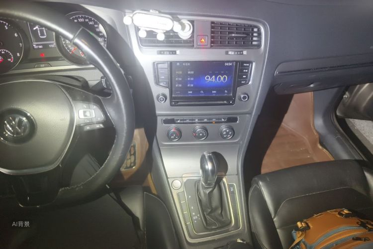 Volkswagen Golf 2014 car image #15