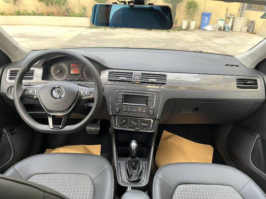 Volkswagen Santana 2018 car image #9
