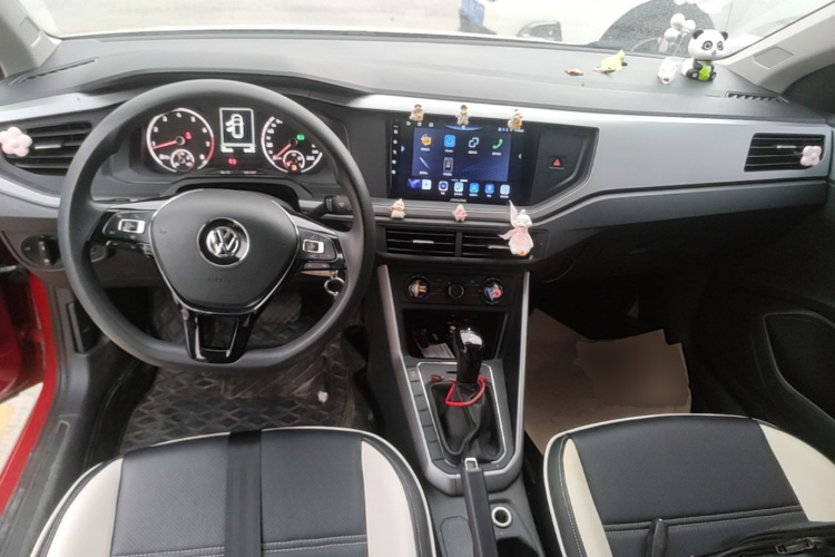 Volkswagen Polo 2021 car image #11