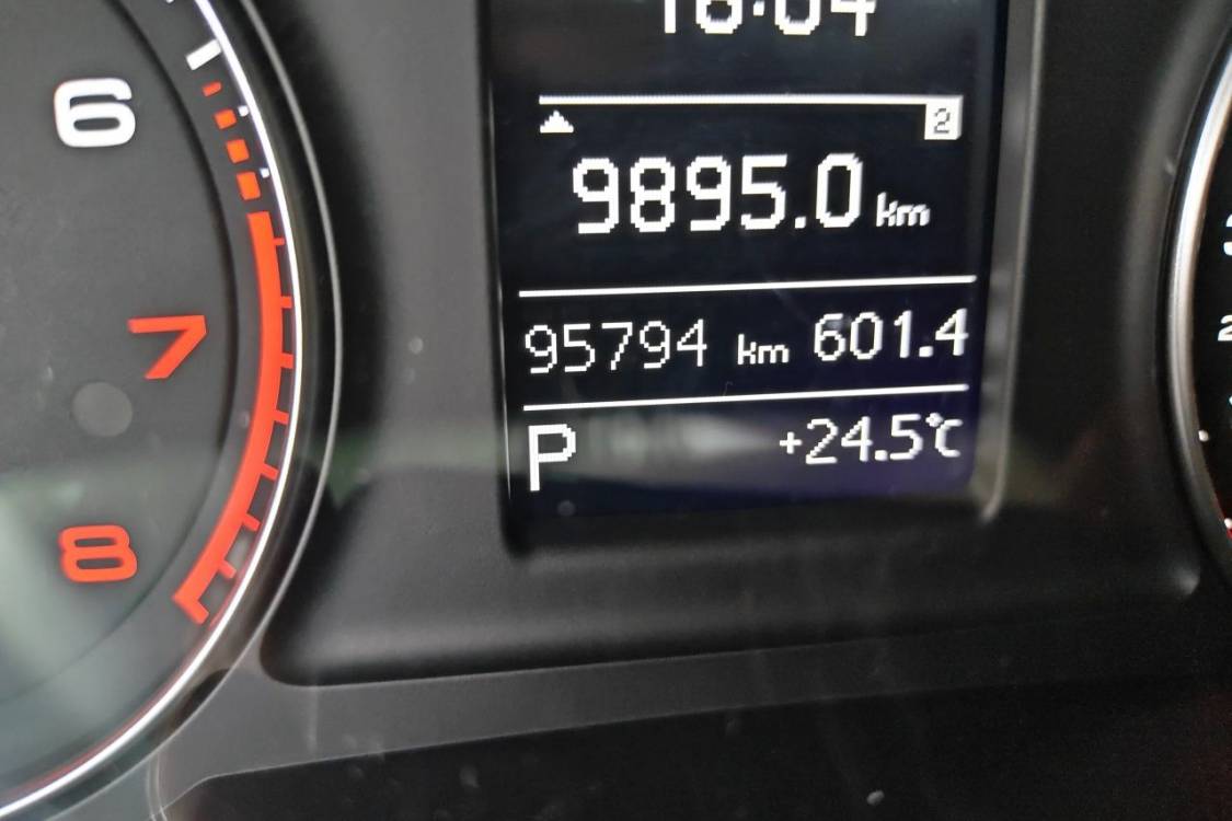 Audi Q3 2016 immagine di auto #25
