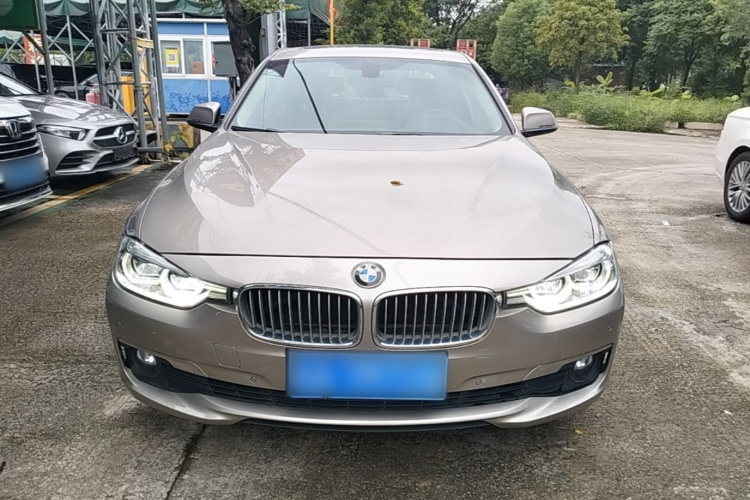 BMW 3 Series 2019 #3 BMW 3 Series 2019 car image #3