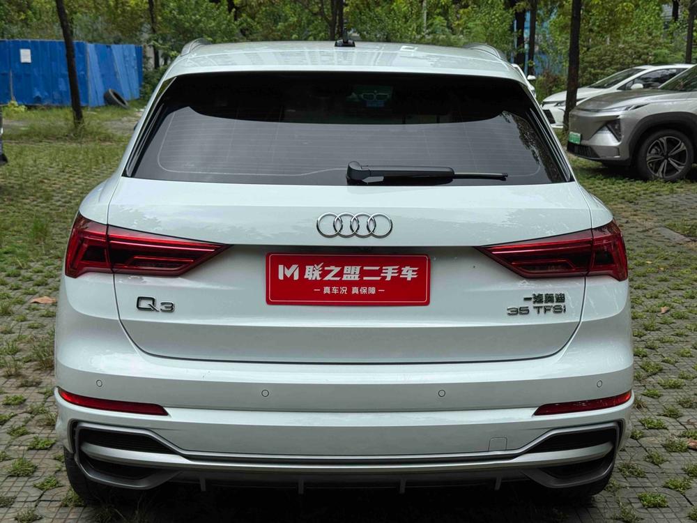 Audi Q3 2023 car image #6