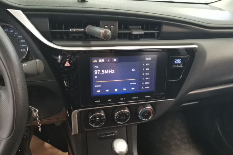 Toyota Corolla 2018 car image #13