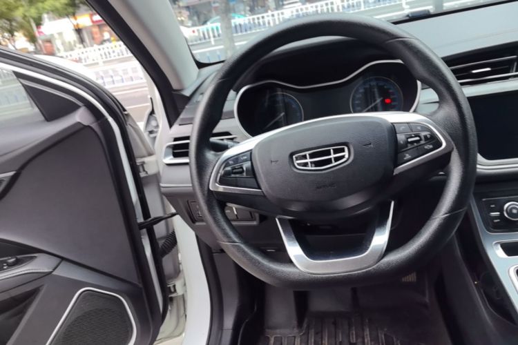 GEELY Emgrand 2021 car image #15