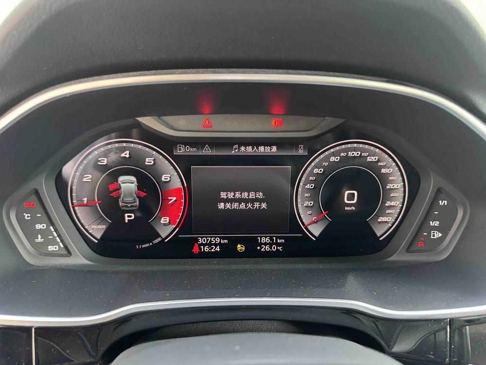 Audi Q3 2022 car image #26