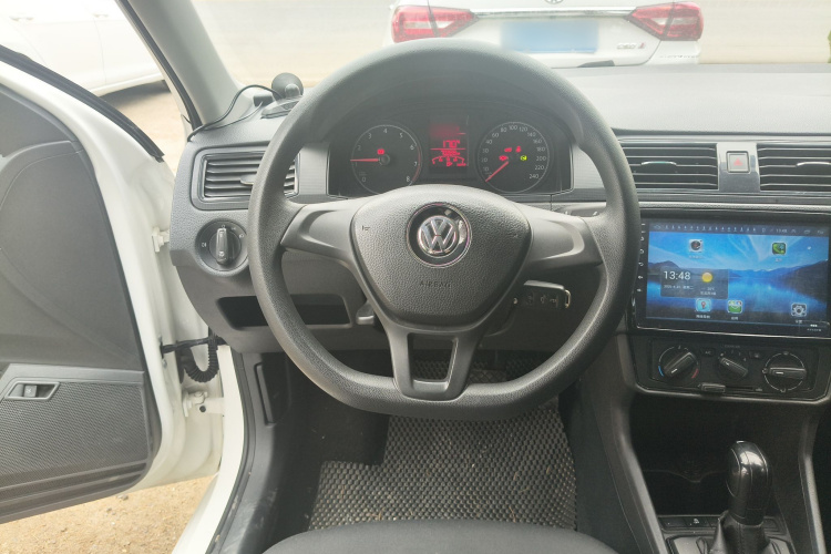 Volkswagen Santana 2019 car image #11