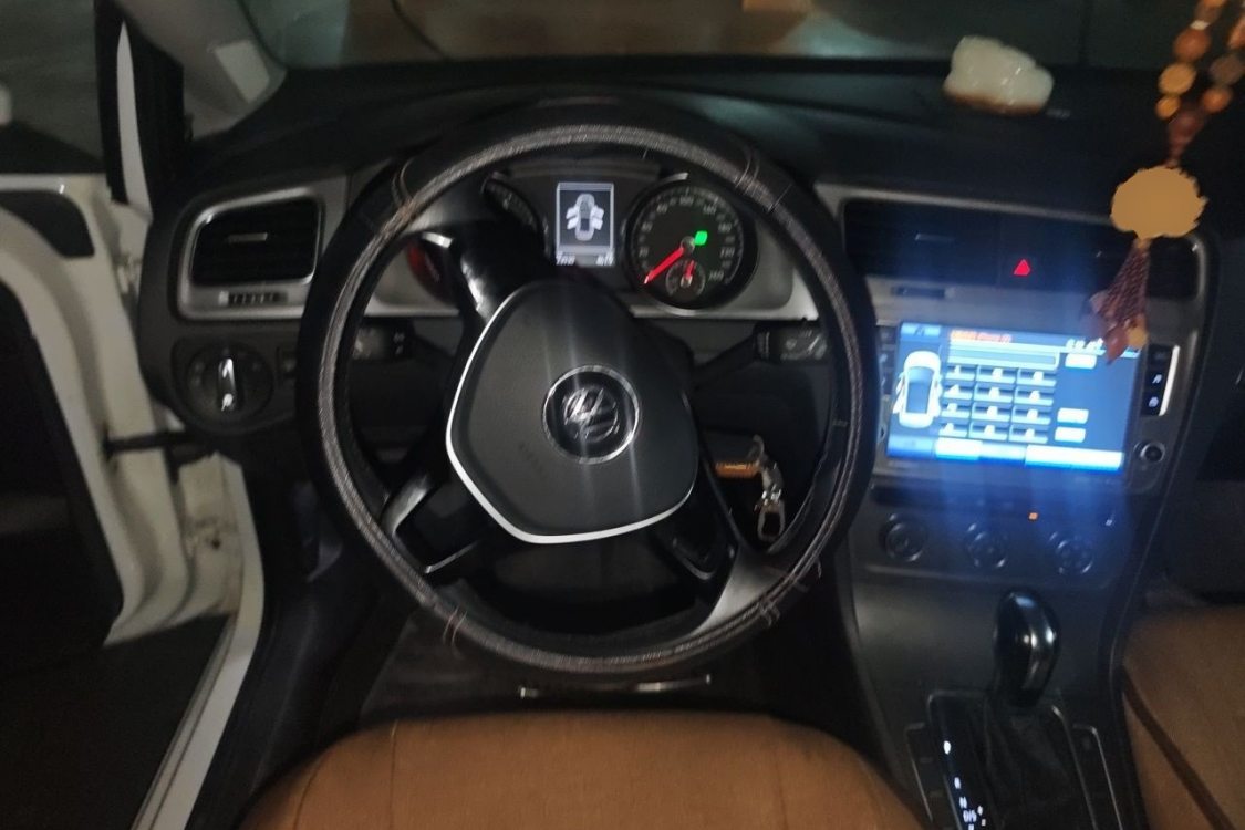 Volkswagen Golf 2015 car image #22
