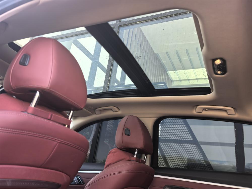 BMW 3 Series 2024 #13 BMW 3 Series 2024 immagine di auto #13