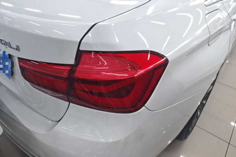 BMW 3 Series 2019 car image #8
