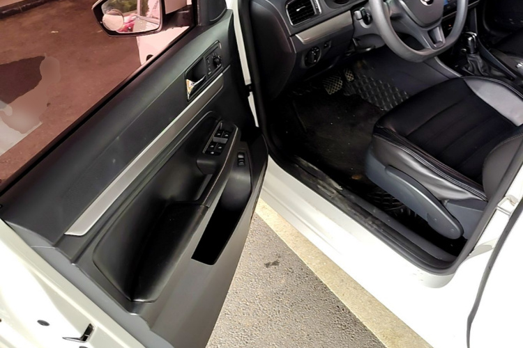 Volkswagen Lavida 2018 car image #18