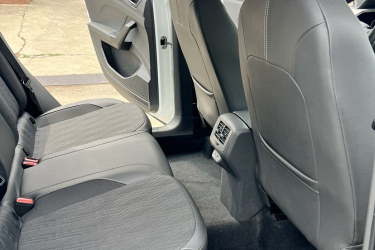 Volkswagen T-Cross 2023 car image #14