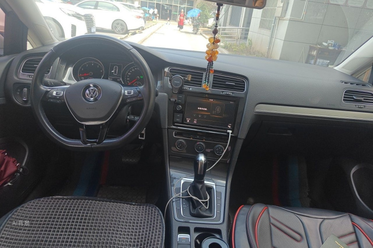 Volkswagen Golf 2019 #11 Volkswagen Golf 2019 car image #11