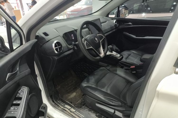 BYD Yuan New Energy 2019 car image #12