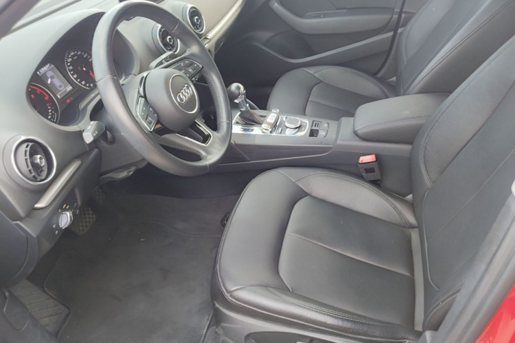 Audi A3 2018 immagine di auto #15