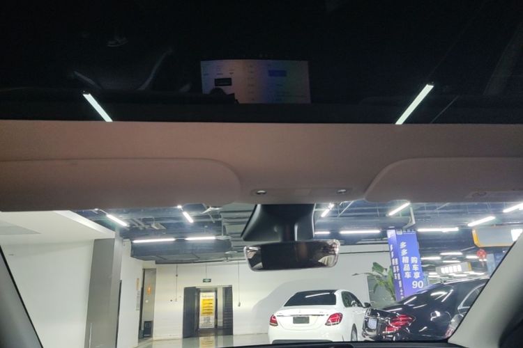Tesla Model Y 2021 car image #18