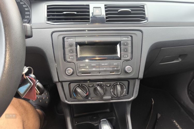 Volkswagen Santana 2021 car image #15