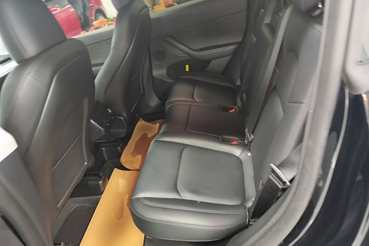 Tesla Model Y 2023 #17 Tesla Model Y 2023 car image #17