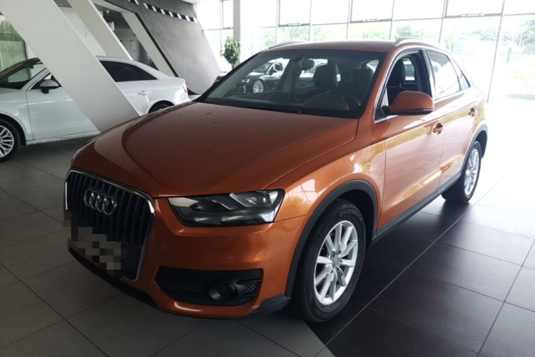 Audi Q3 2016 car image #2