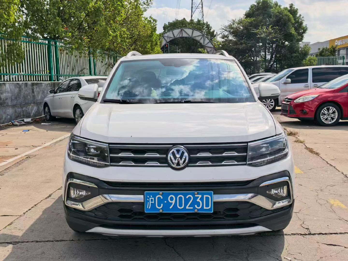 Volkswagen T-Cross 2019 #2 Volkswagen T-Cross 2019 car image #2