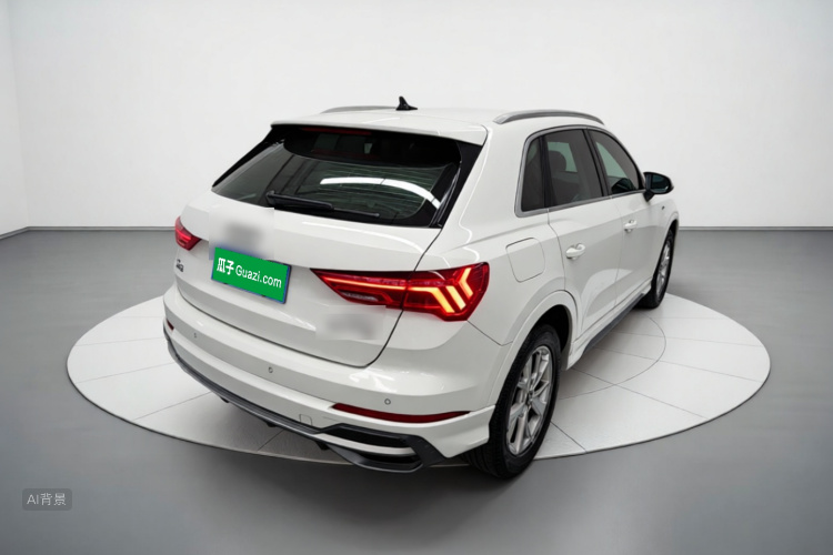 Audi Q3 2019 car image #7