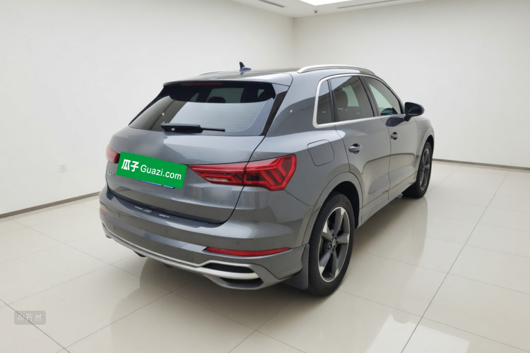 Audi Q3 2022 car image #7
