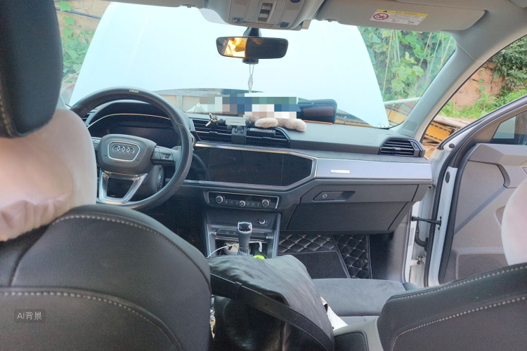 Audi Q3 2021 car image #20