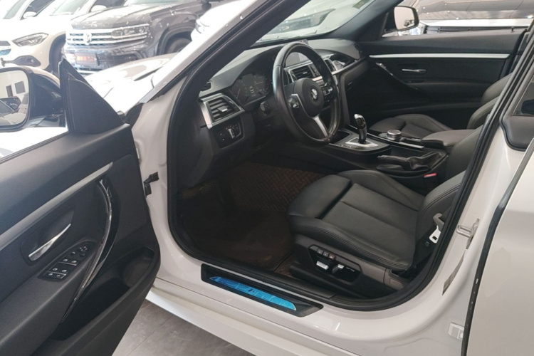 BMW 3 Series GT 2019 #16 BMW 3 Series GT 2019 car image #16
