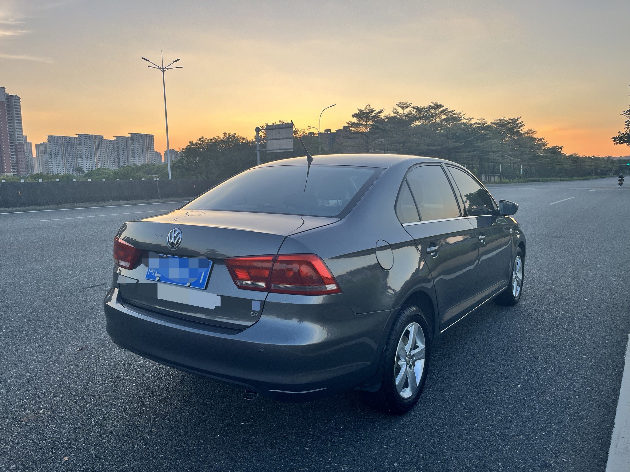 Volkswagen Santana 2015 car image #6