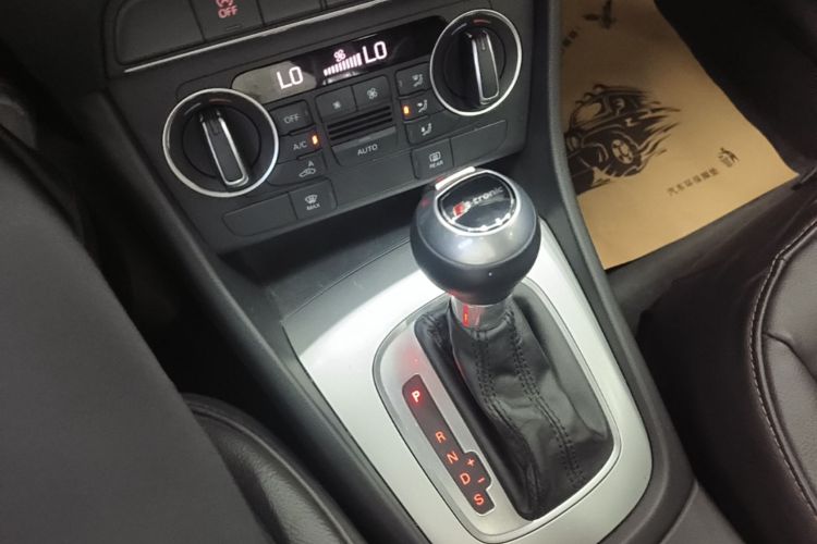 Audi Q3 2018 #14 Audi Q3 2018 car image #14