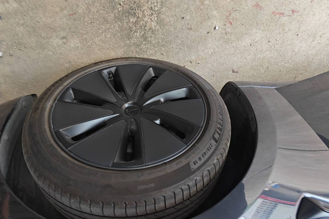 Tesla Model 3 2024 immagine di auto #29