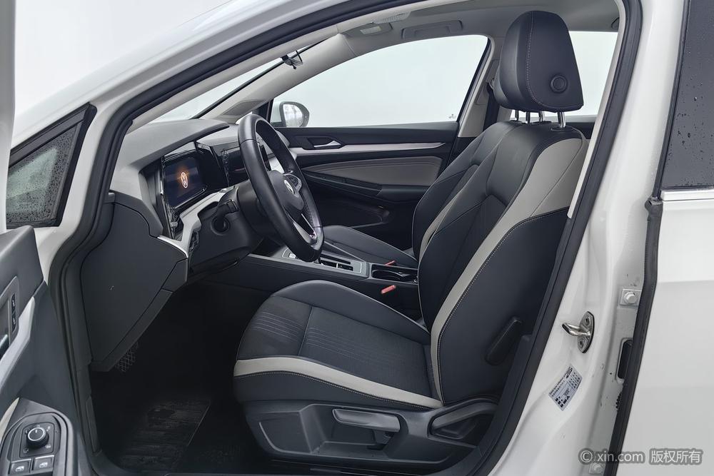 Volkswagen Golf 2021 car image #18