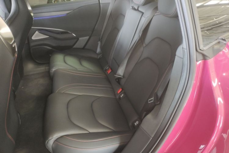MI SU7 2025 car image #17