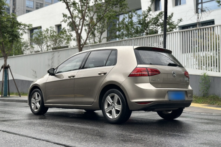 Volkswagen Golf 2016 car image #7