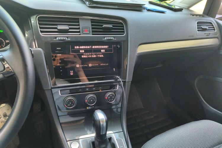 Volkswagen Golf 2020 car image #13
