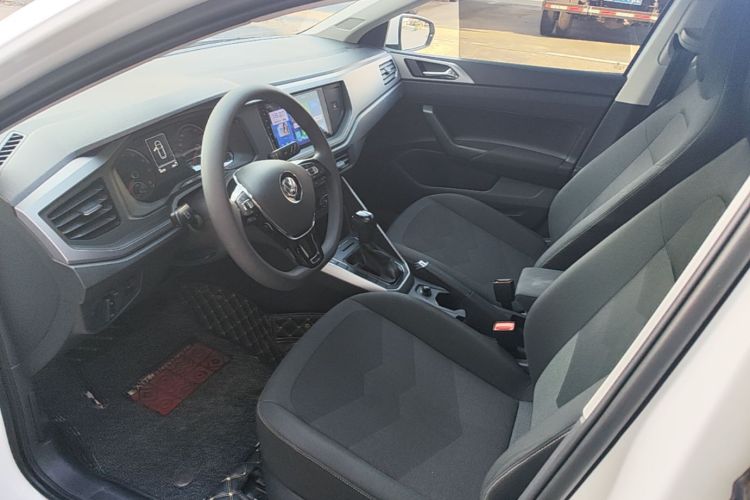 Volkswagen Polo 2020 car image #12