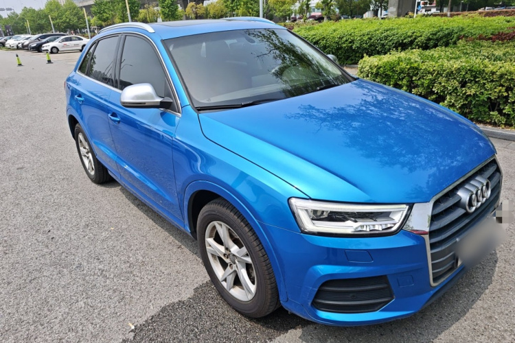 Audi Q3 2018 car image #4