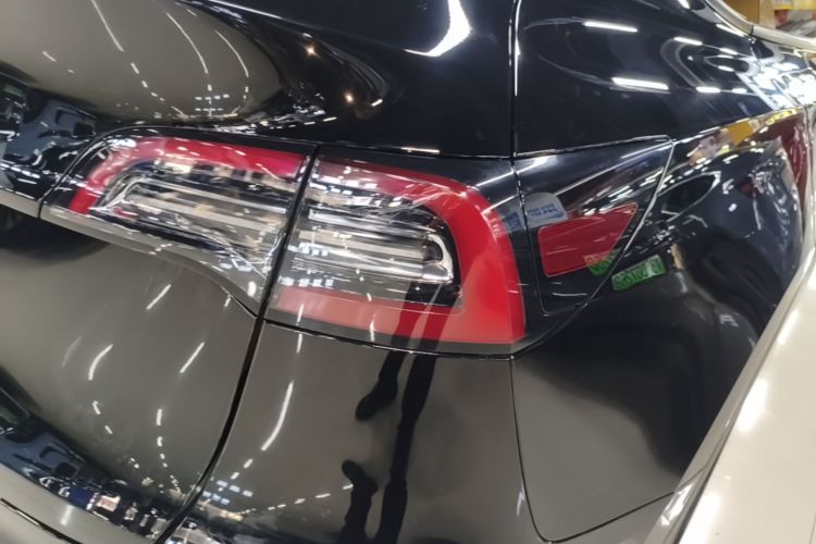 Tesla Model Y 2022 car image #8