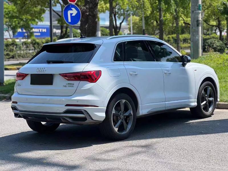 Audi Q3 2020 car image #7