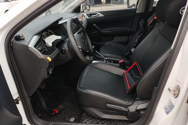 Volkswagen Polo 2022 car image #15