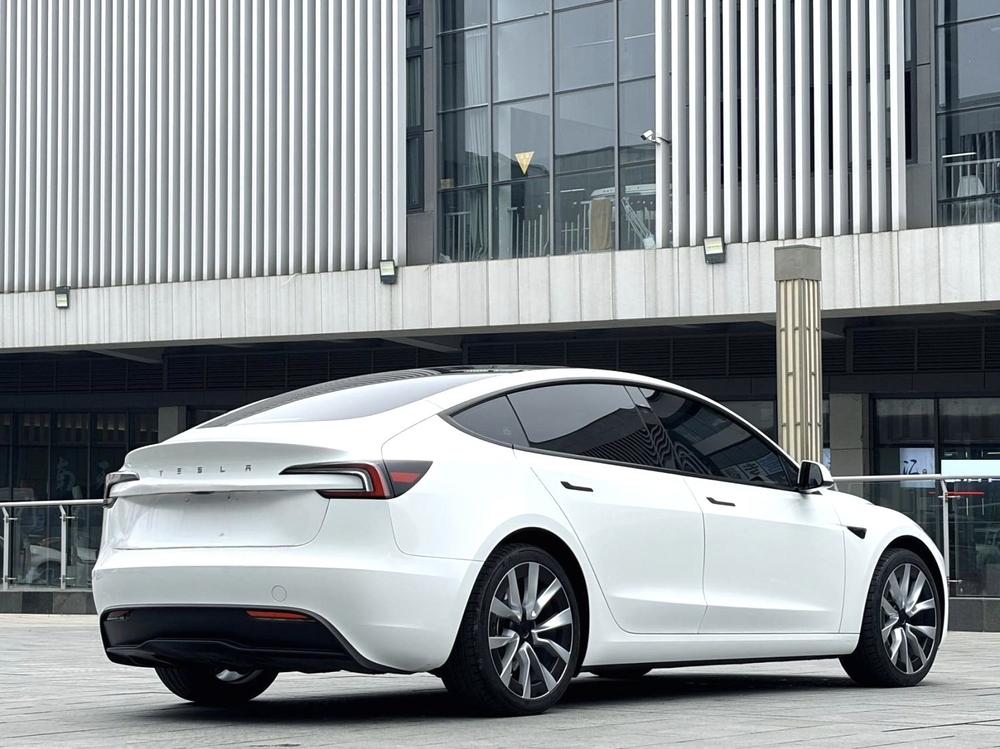 Tesla Model 3 2024 car image #6