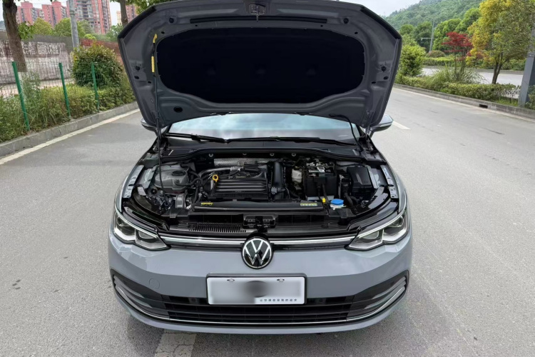 Volkswagen Golf 2023 car image #17