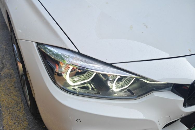 BMW 3 Series 2018 car image #8