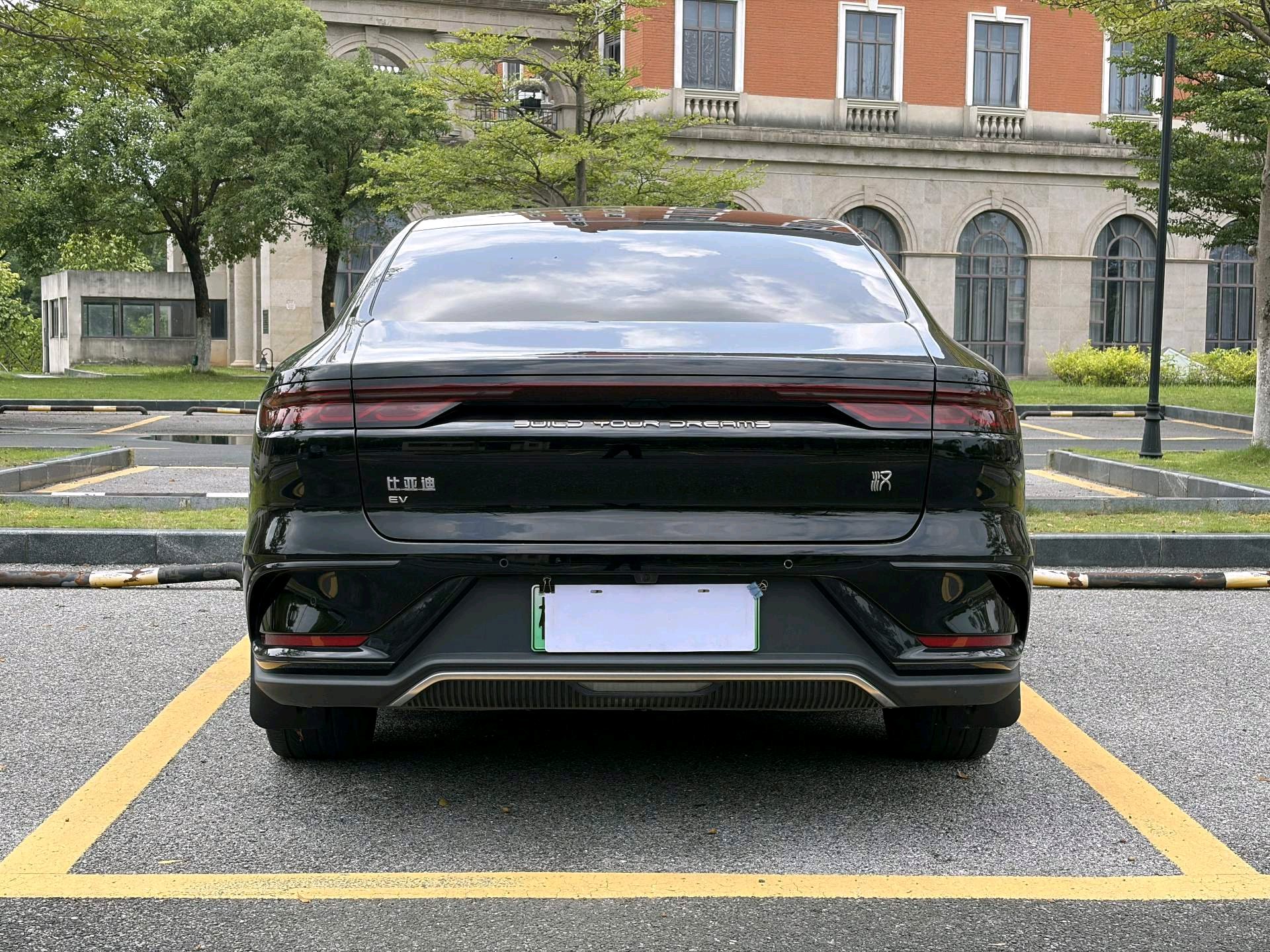 BYD Han 2023 #8 BYD Han 2023 car image #8