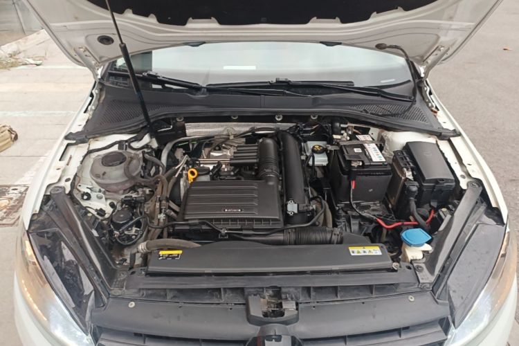 Volkswagen Golf 2020 car image #20
