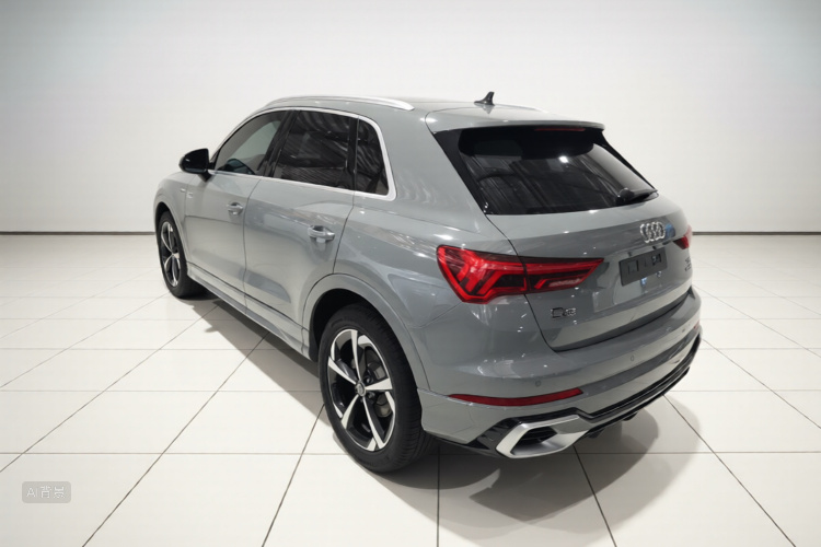 Audi Q3 2025 immagine di auto #5