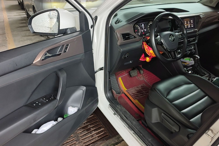 Volkswagen Tharu 2019 car image #18