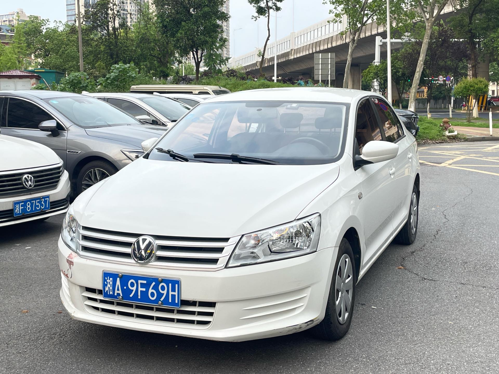 Volkswagen Santana 2016 car image 