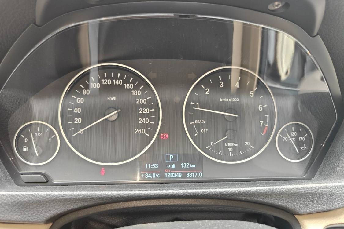 BMW 3 Series 2014 car image #26