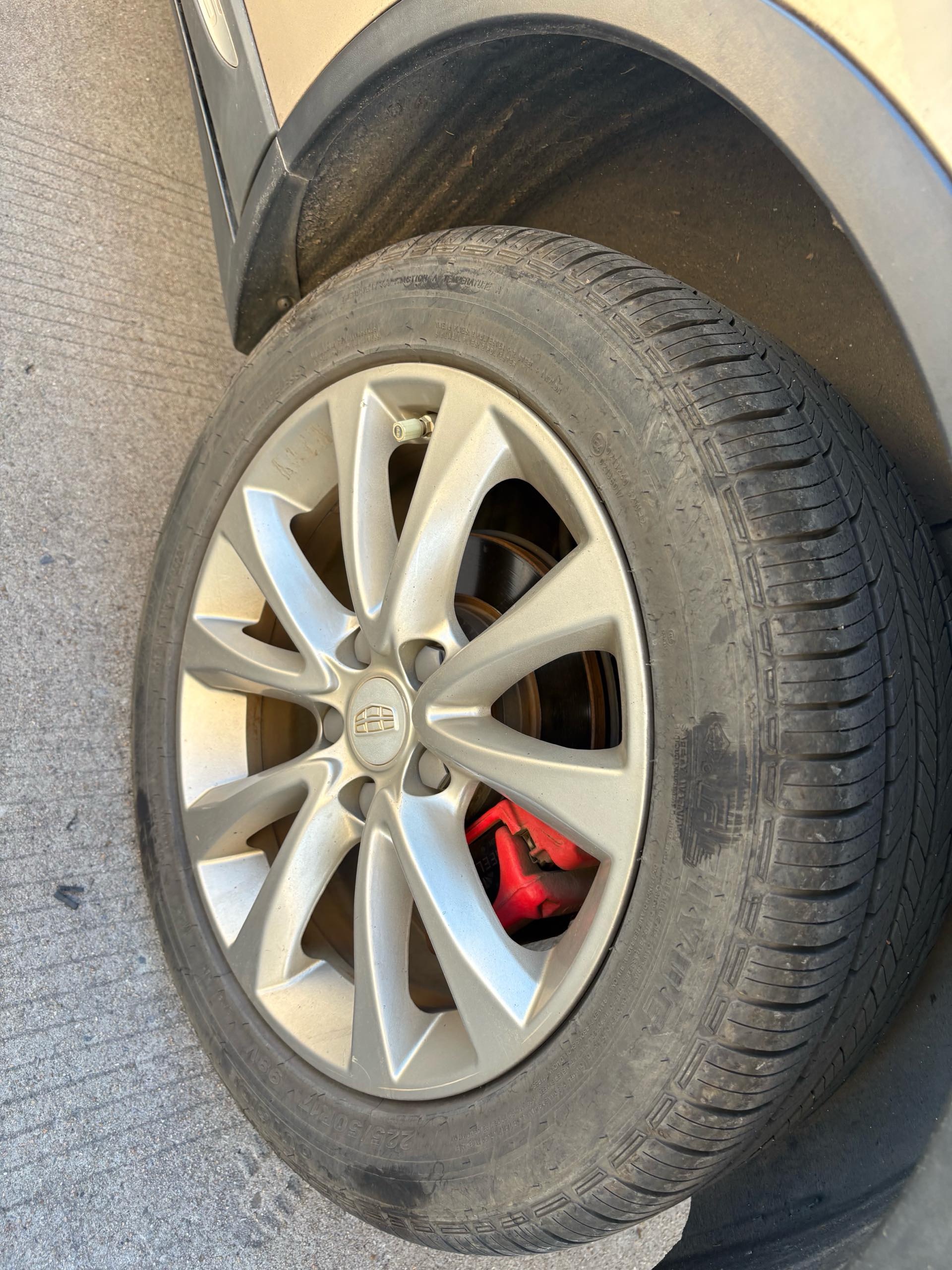 GEELY Emgrand GS 2017 car image #3